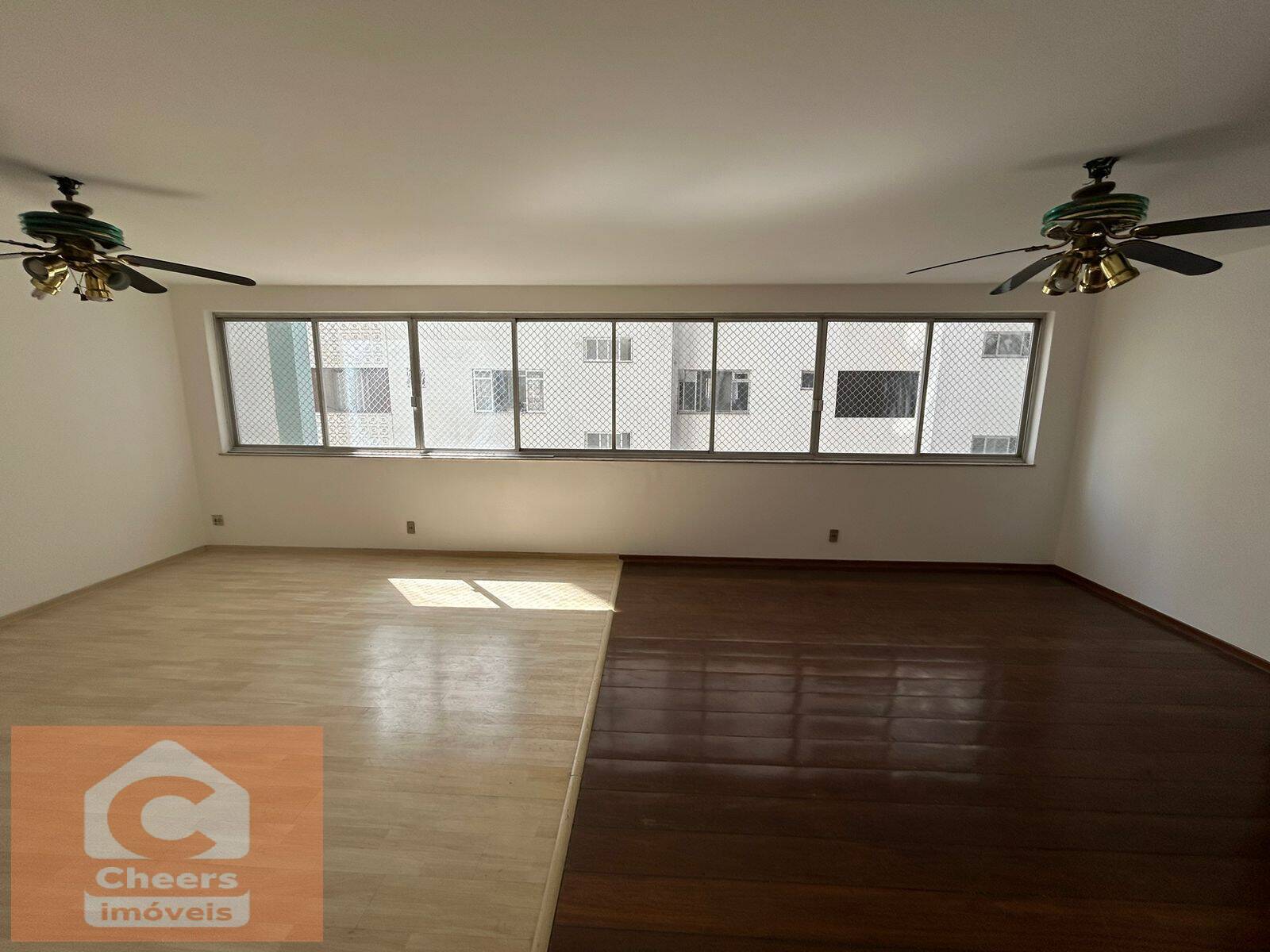 Apartamento à venda com 3 quartos, 200m² - Foto 1