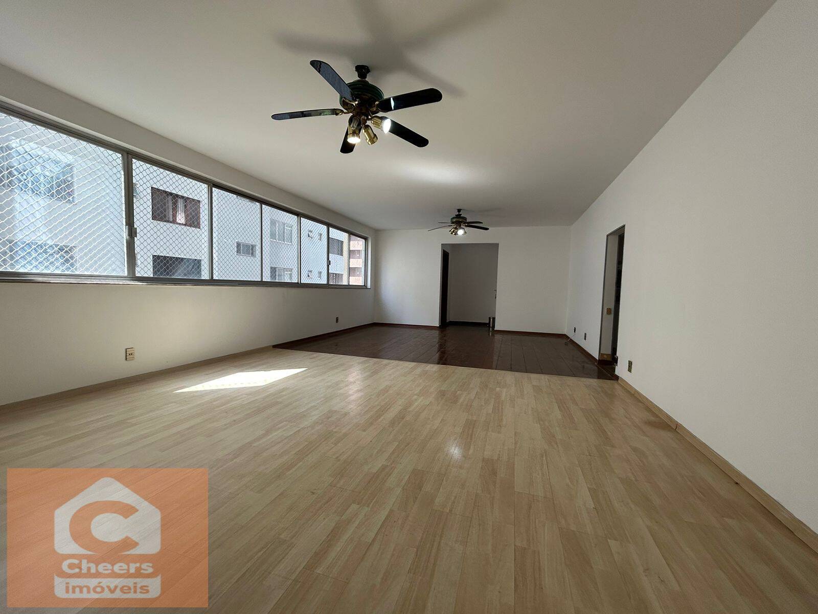 Apartamento à venda com 3 quartos, 200m² - Foto 3