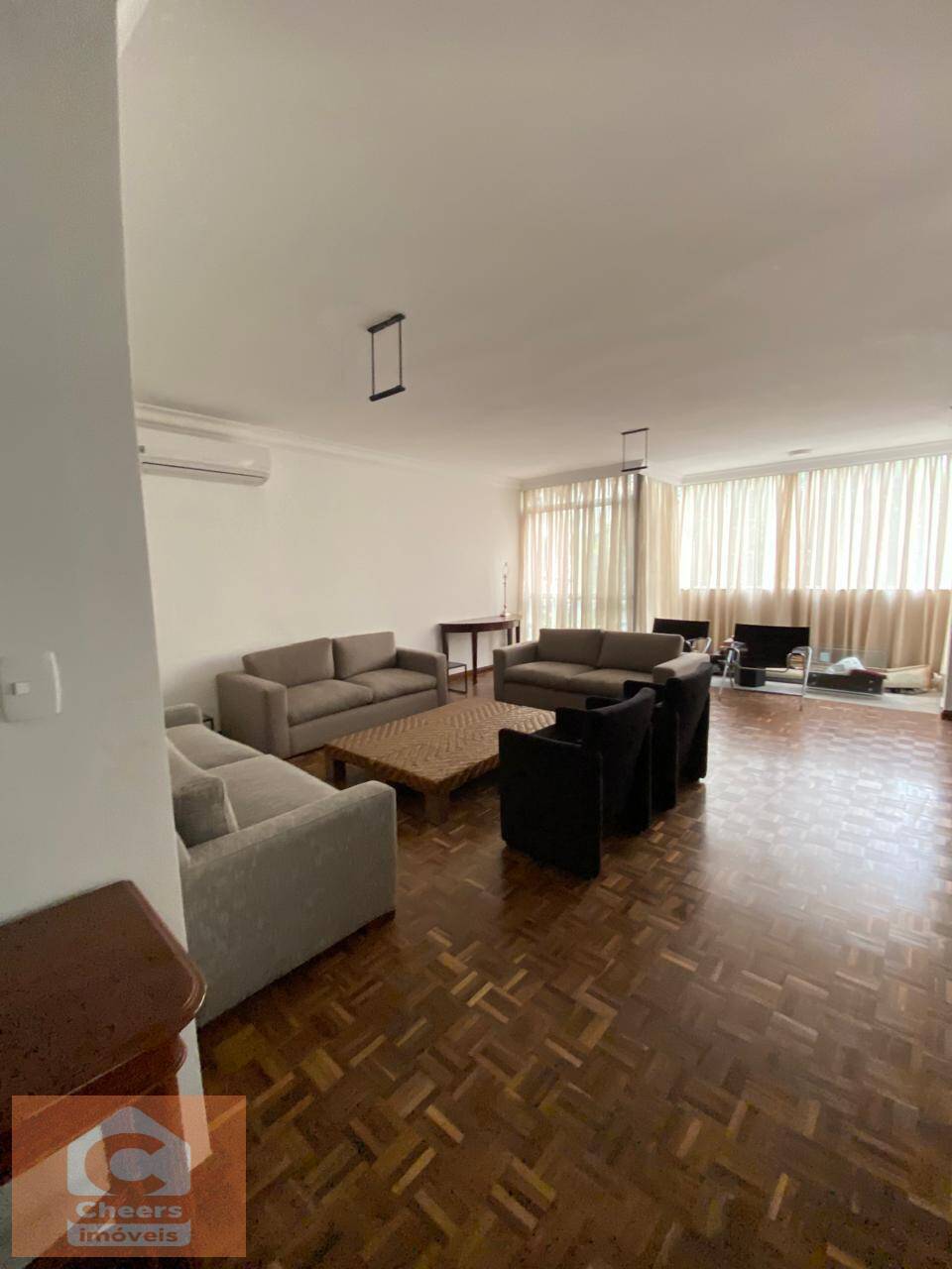 Apartamento à venda com 3 quartos, 230m² - Foto 1