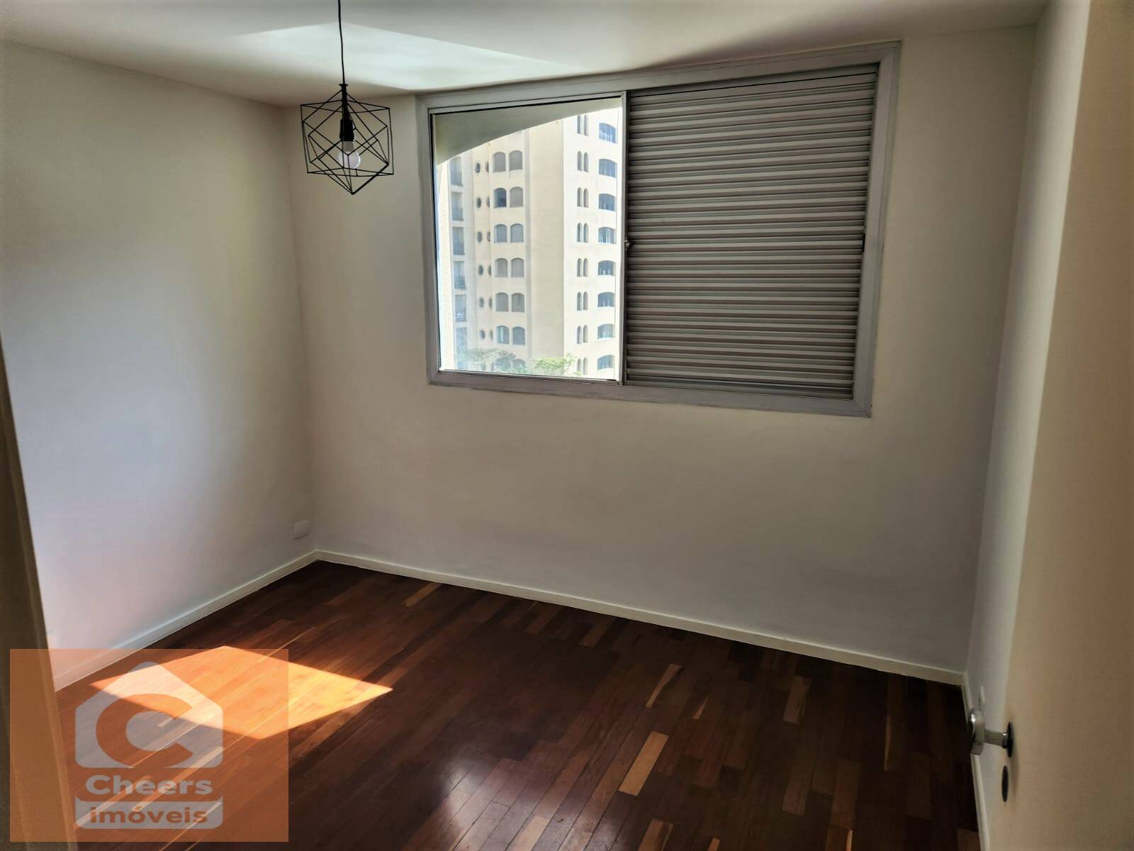 Apartamento para alugar com 4 quartos, 165m² - Foto 8