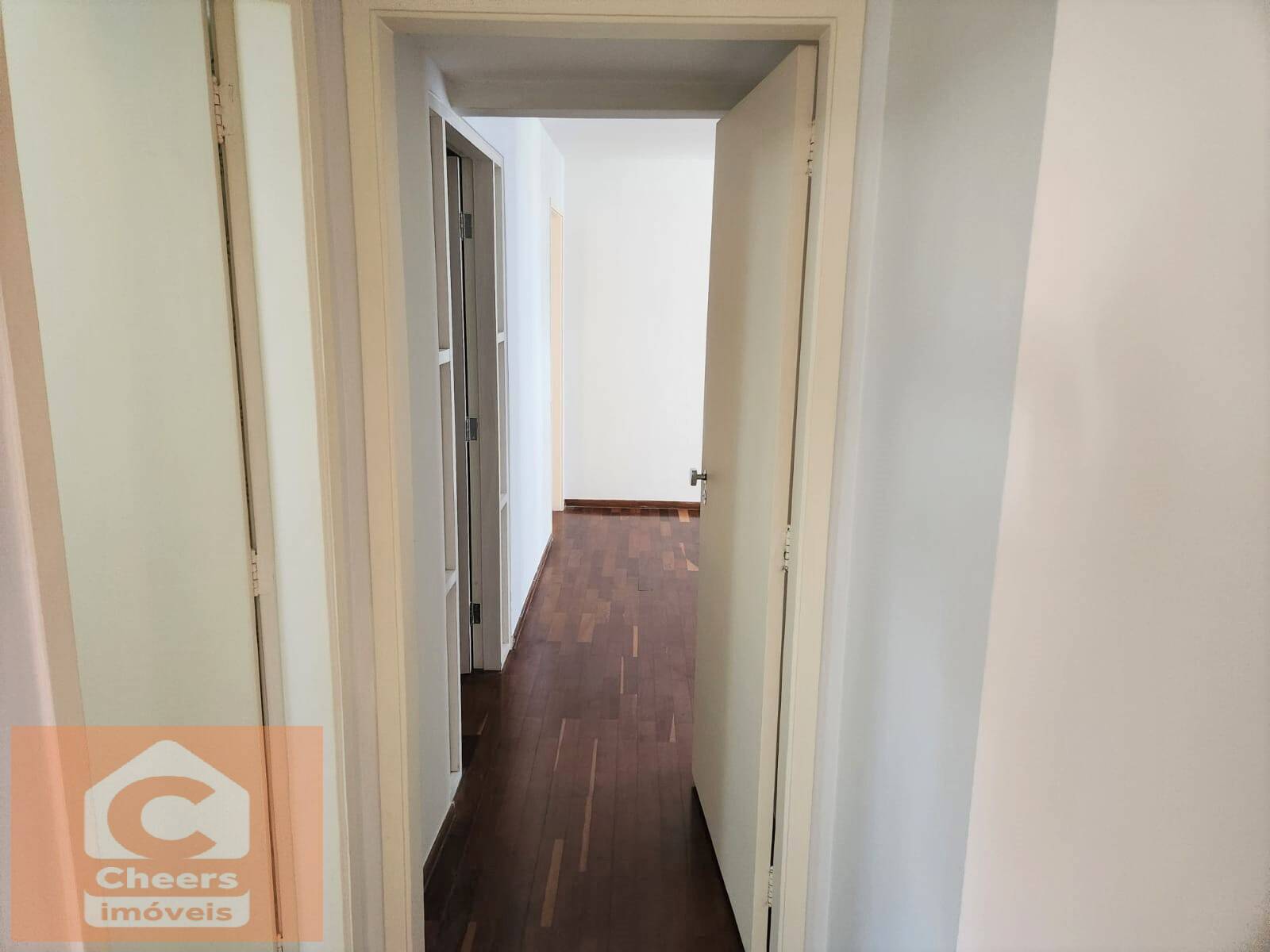 Apartamento para alugar com 4 quartos, 165m² - Foto 11