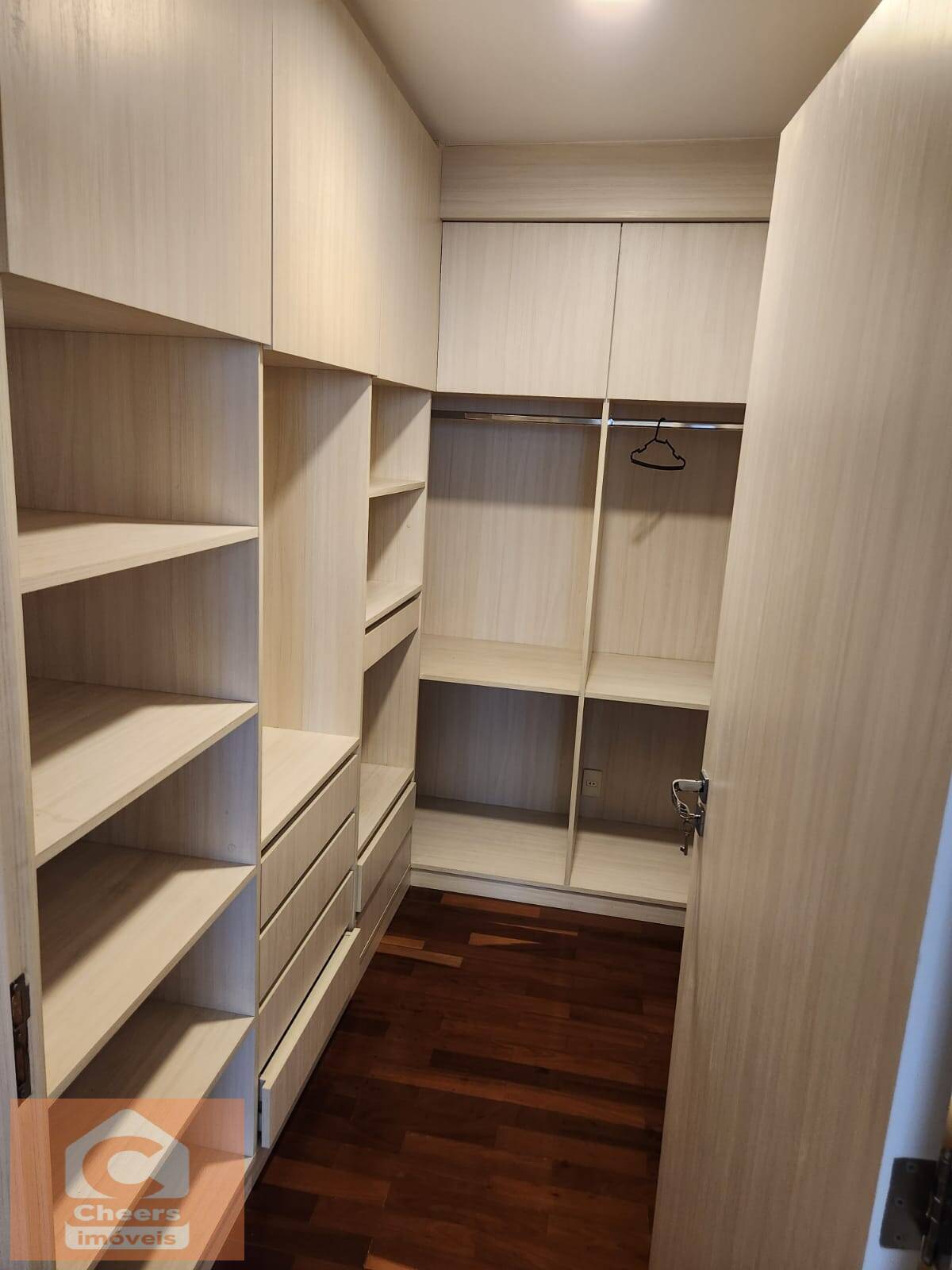 Apartamento para alugar com 4 quartos, 165m² - Foto 17