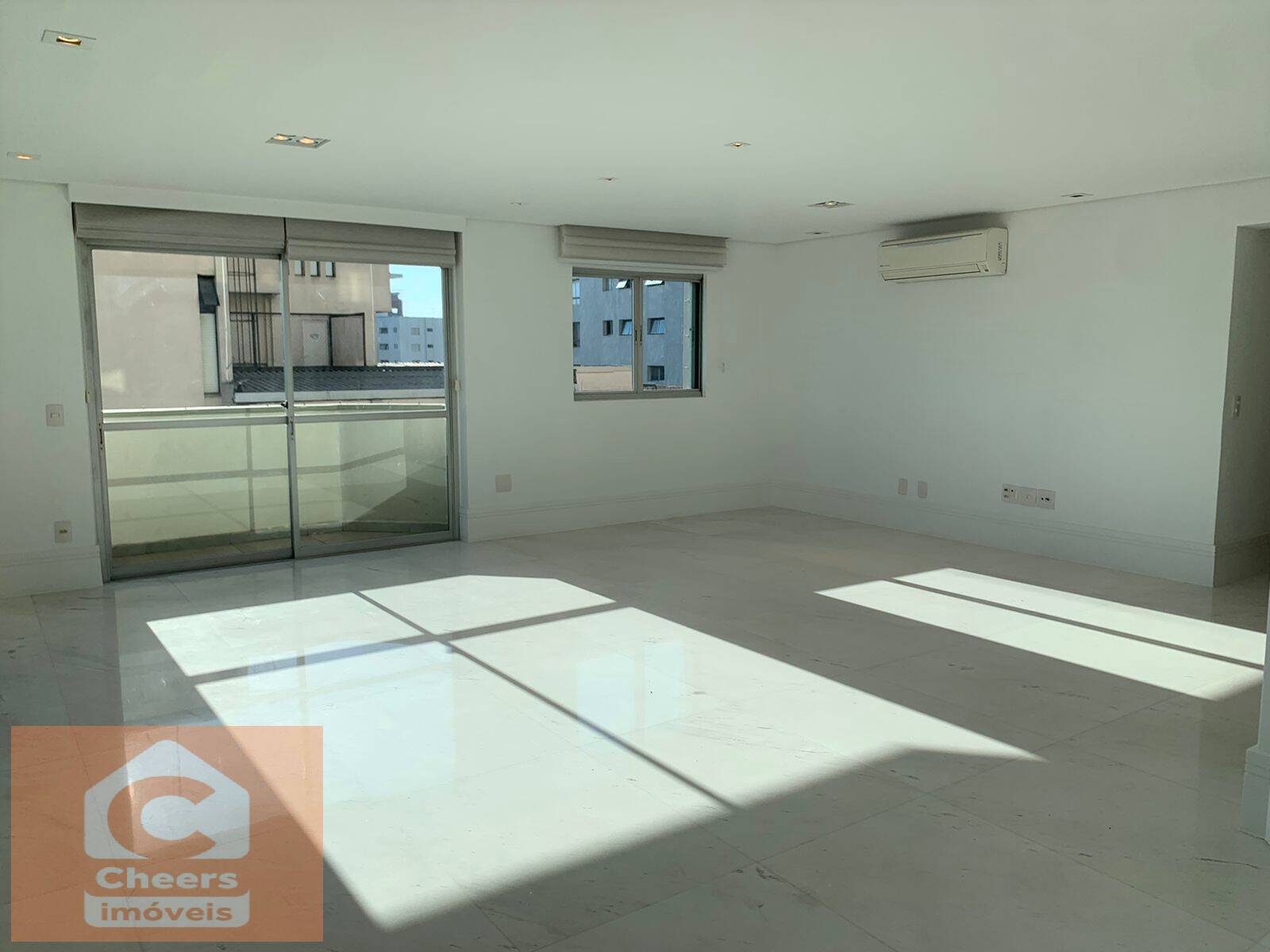 Apartamento à venda e aluguel com 3 quartos, 210m² - Foto 3