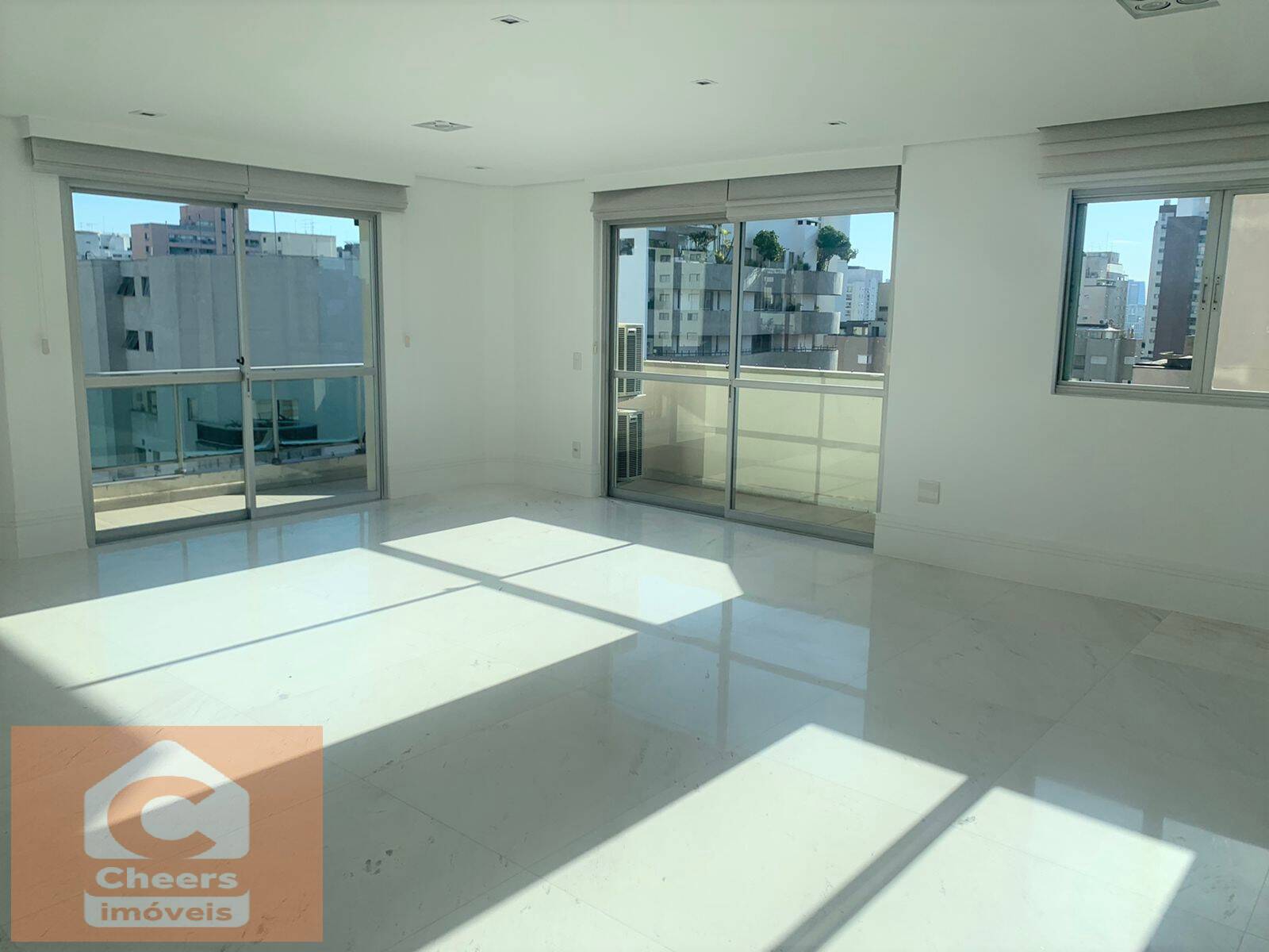 Apartamento à venda e aluguel com 3 quartos, 210m² - Foto 2