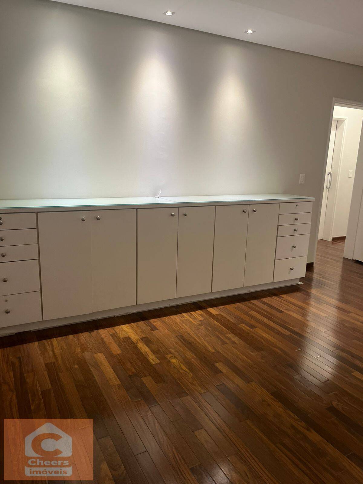 Apartamento para alugar com 3 quartos, 170m² - Foto 10