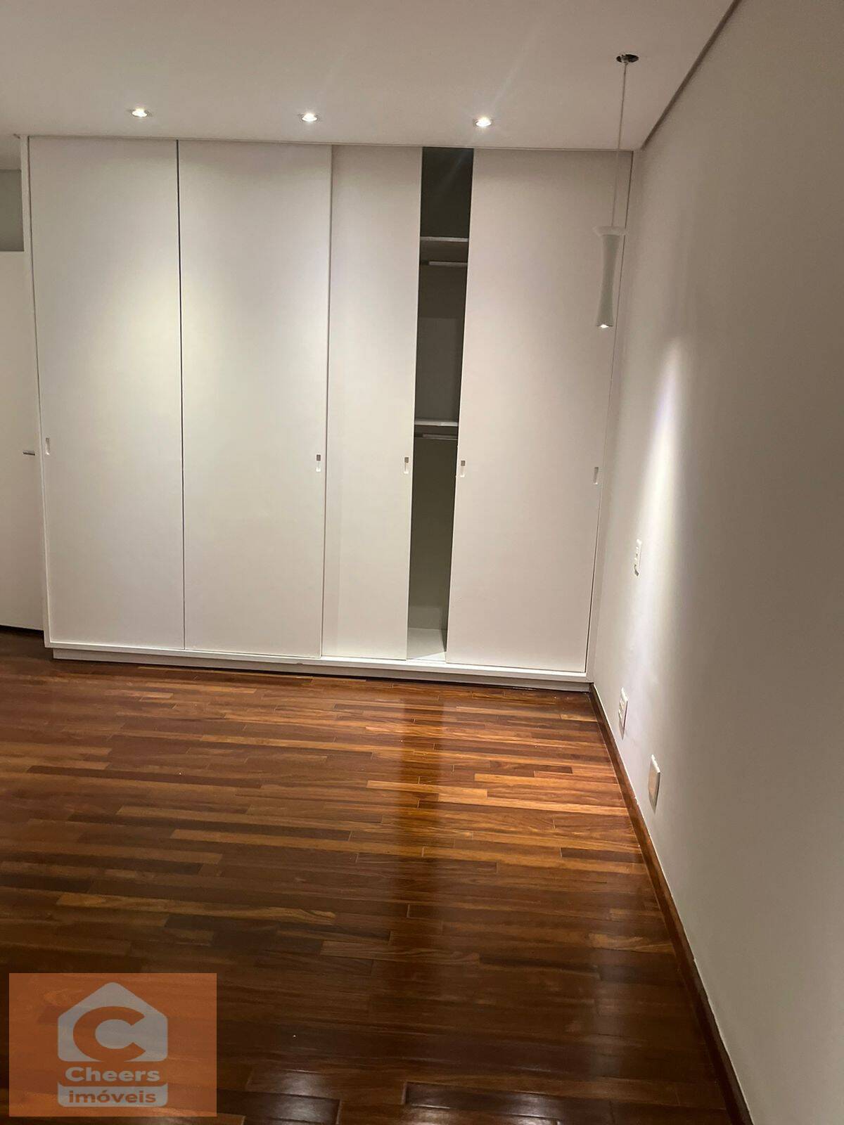 Apartamento para alugar com 3 quartos, 170m² - Foto 13