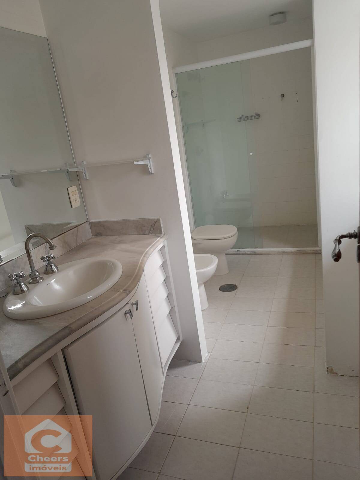 Apartamento para alugar com 3 quartos, 251m² - Foto 10