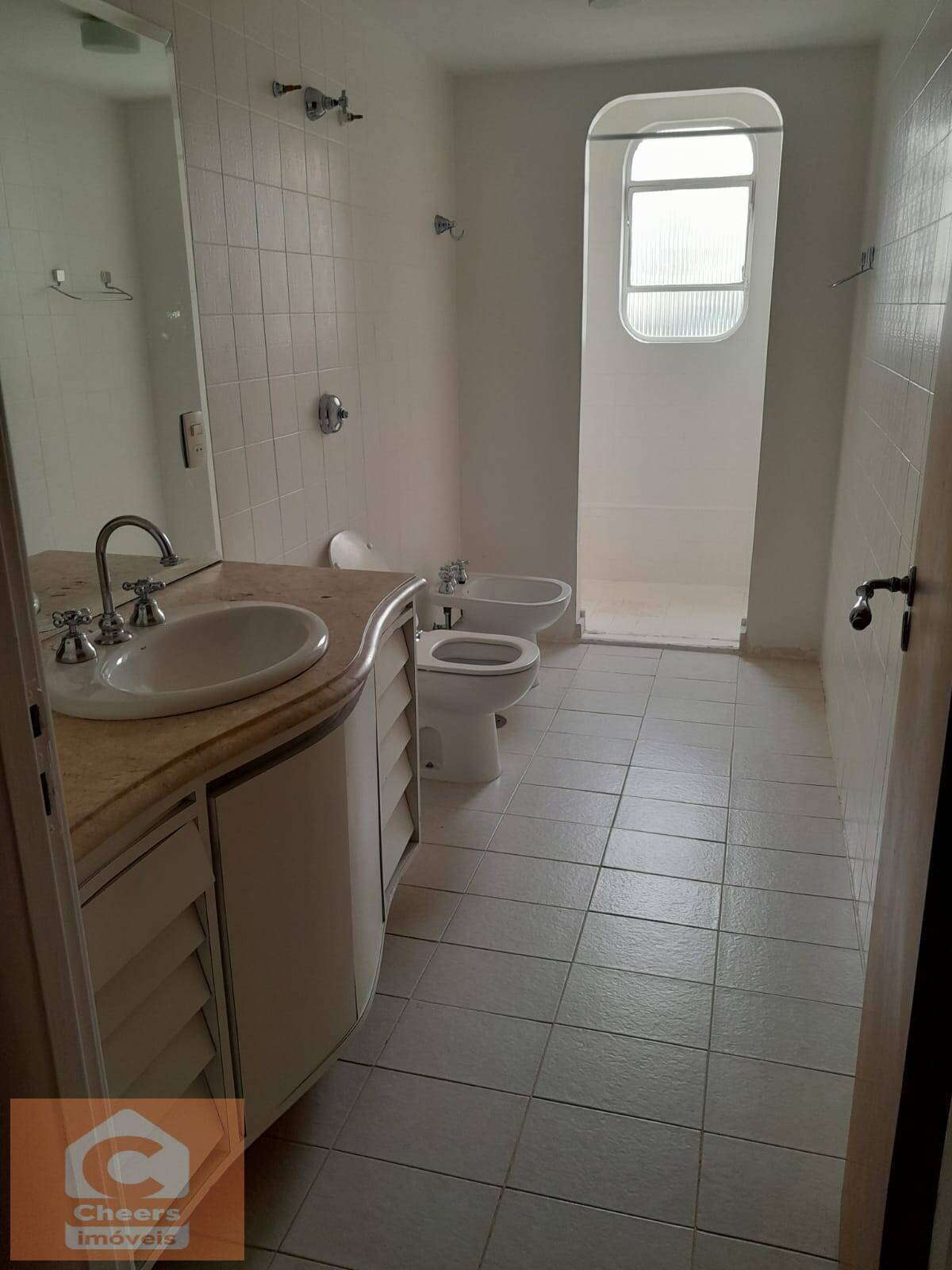 Apartamento para alugar com 3 quartos, 251m² - Foto 11