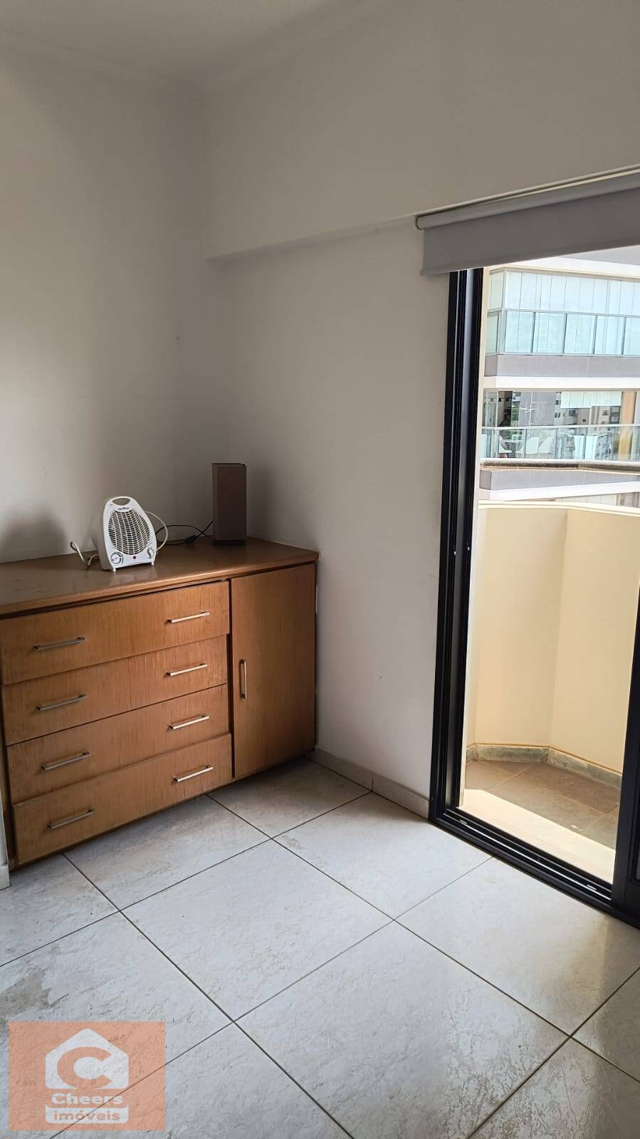 Apartamento à venda com 1 quarto, 34m² - Foto 2