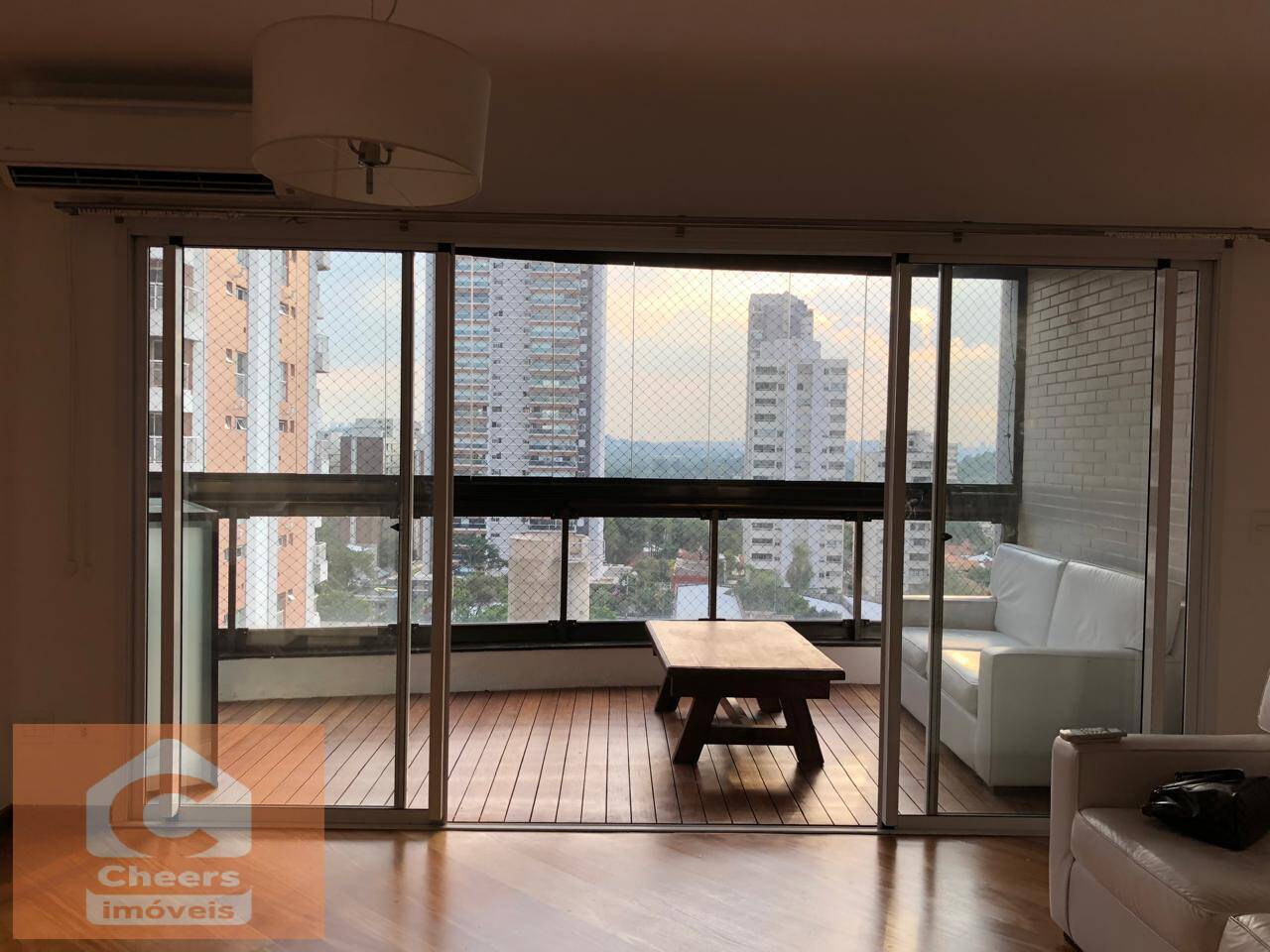 Apartamento para alugar com 3 quartos, 165m² - Foto 1