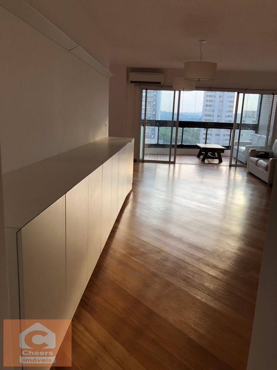 Apartamento para alugar com 3 quartos, 165m² - Foto 4