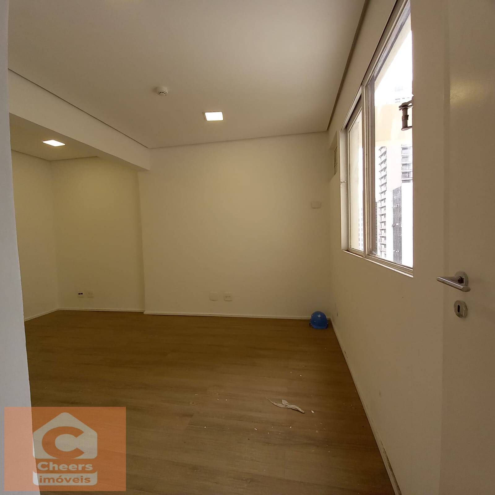 Prédio Inteiro para alugar, 79m² - Foto 11