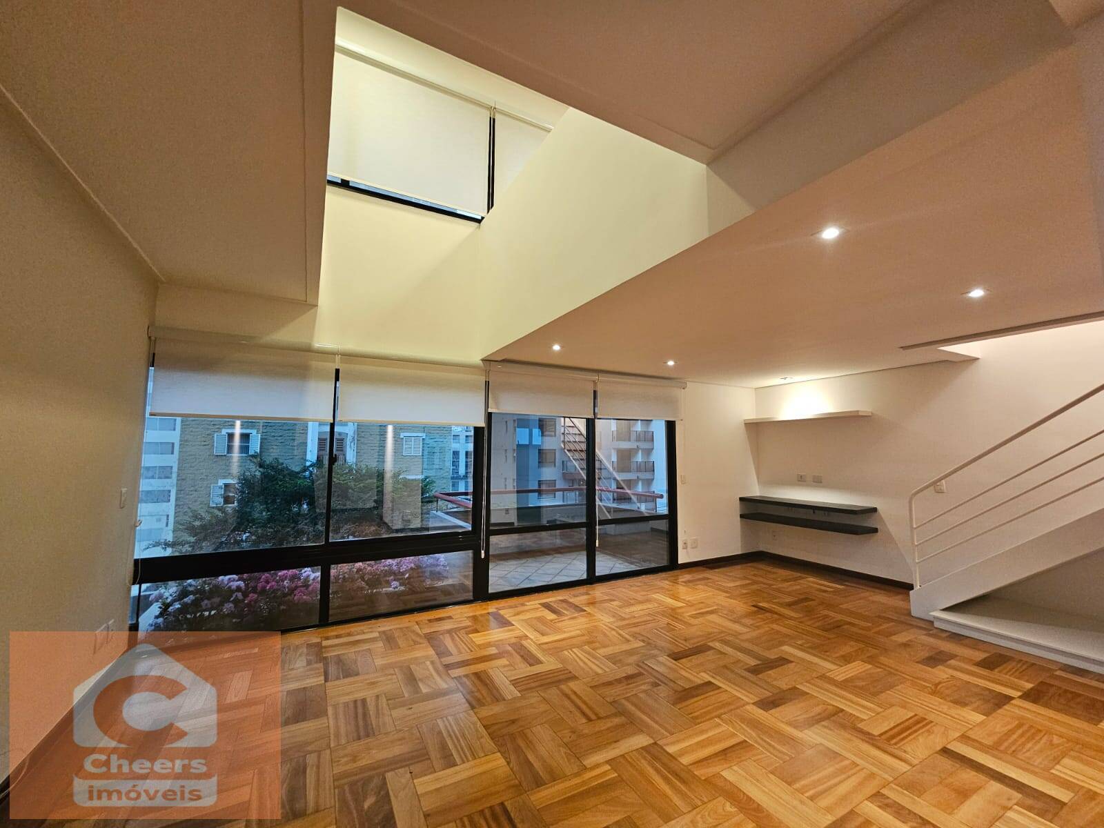 Apartamento para alugar com 2 quartos, 136m² - Foto 1