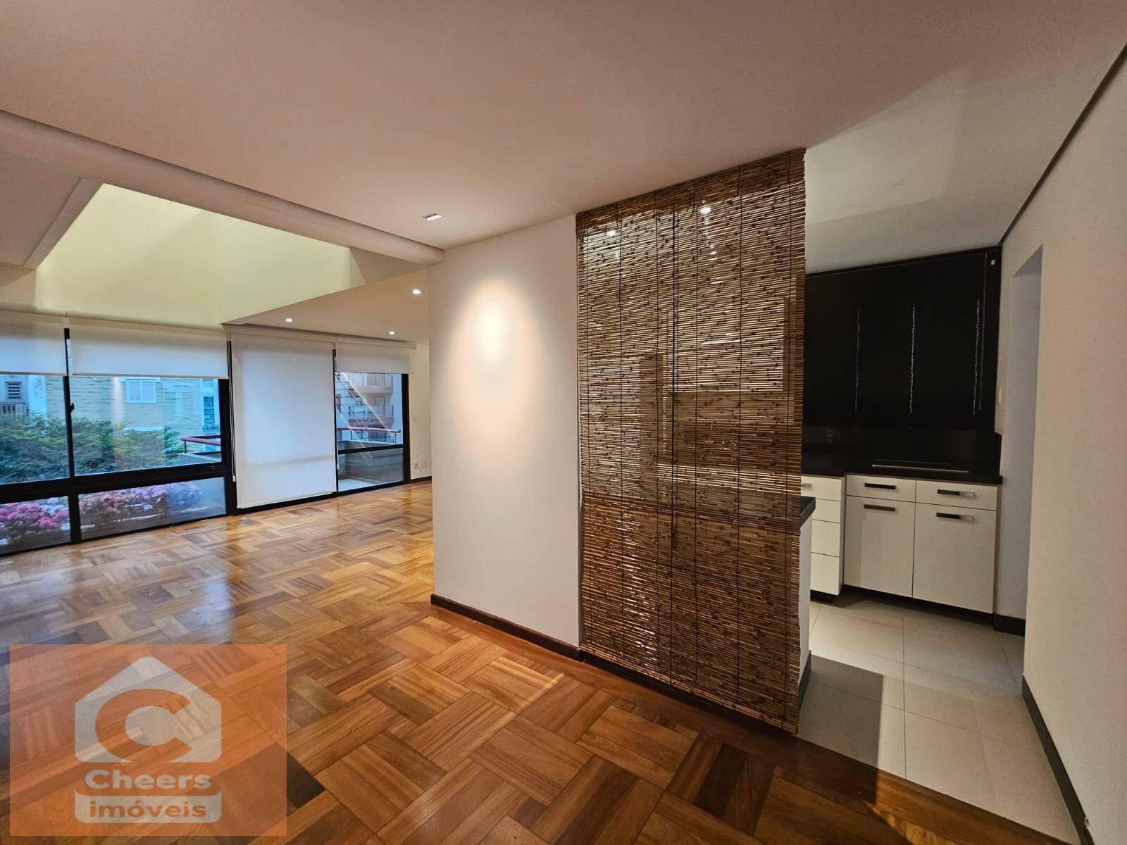 Apartamento para alugar com 2 quartos, 136m² - Foto 5