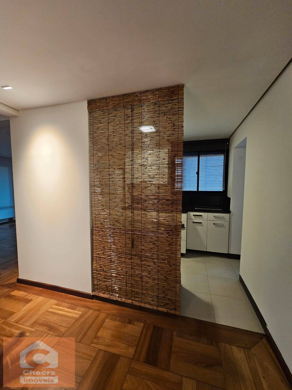 Apartamento para alugar com 2 quartos, 136m² - Foto 17