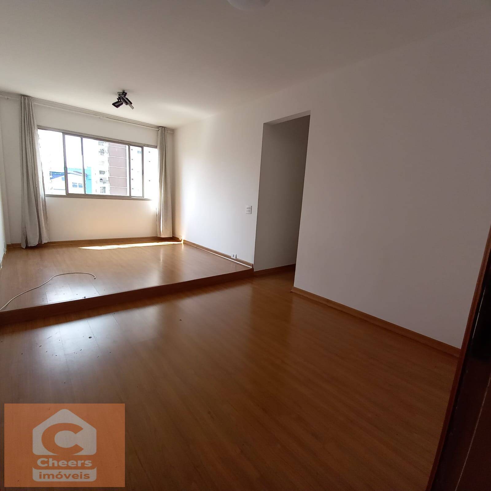 Apartamento para alugar com 3 quartos, 90m² - Foto 2