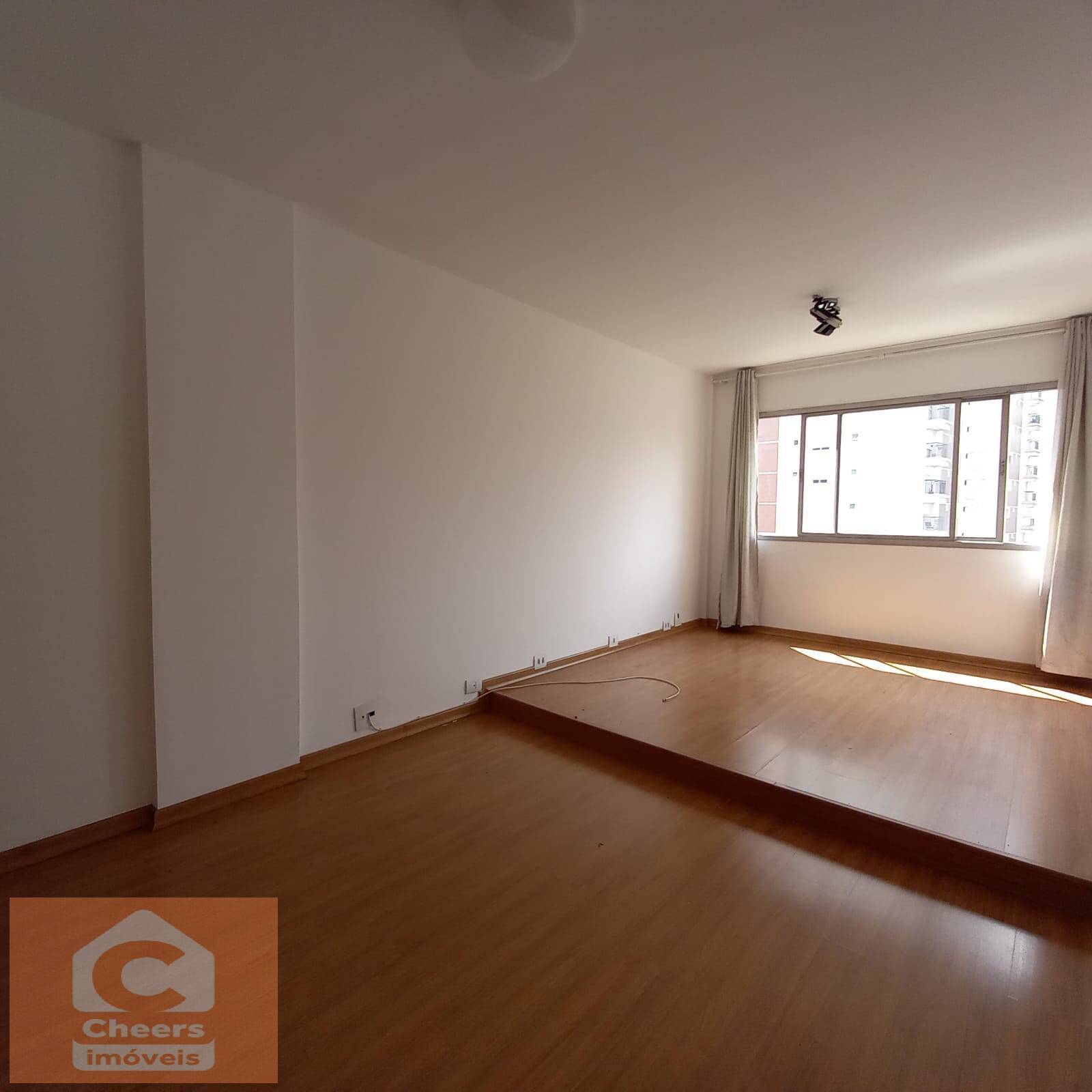 Apartamento para alugar com 3 quartos, 90m² - Foto 1