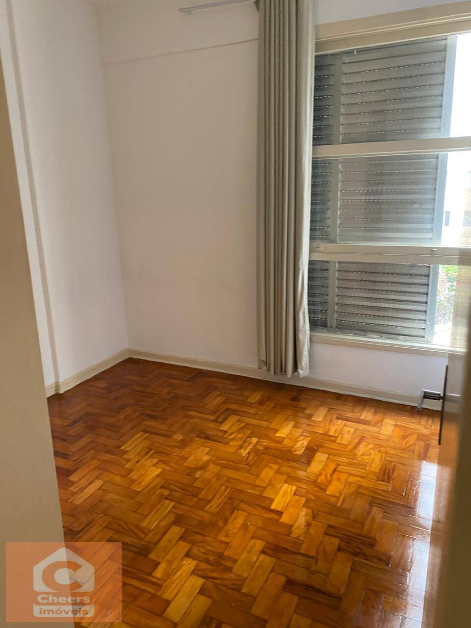 Apartamento para alugar com 3 quartos, 110m² - Foto 11