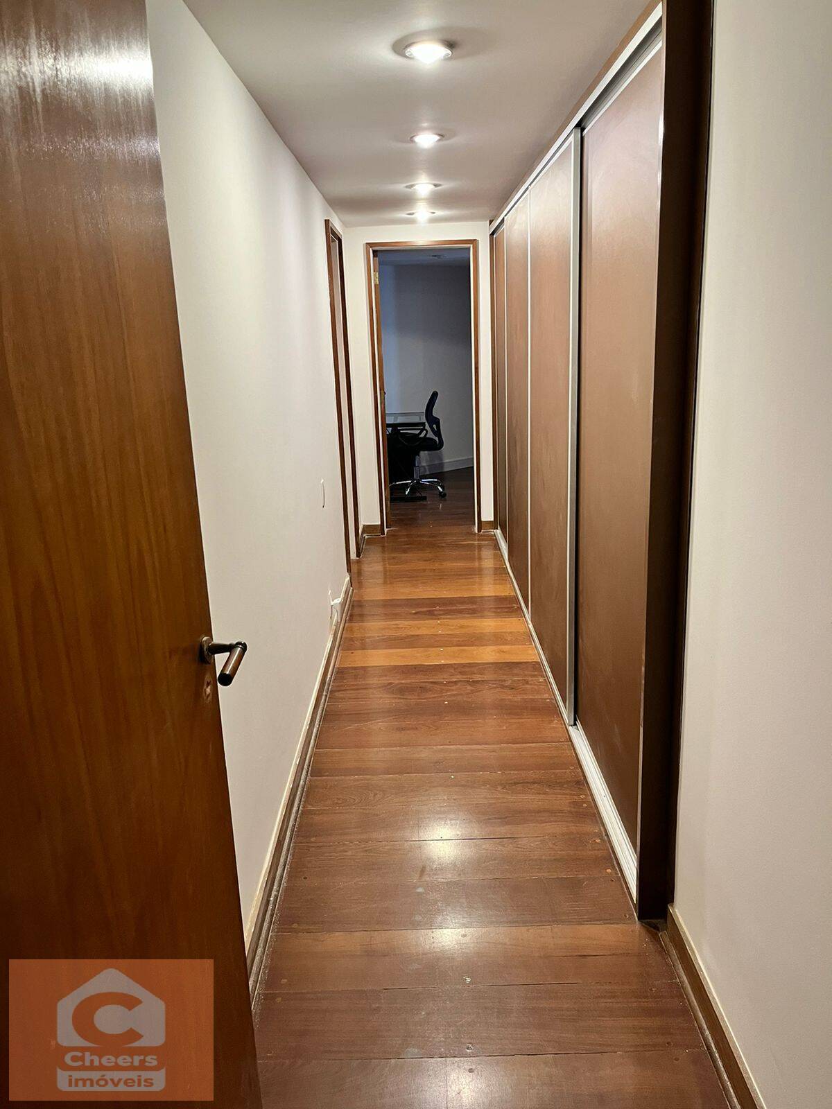 Apartamento para alugar com 3 quartos, 185m² - Foto 9