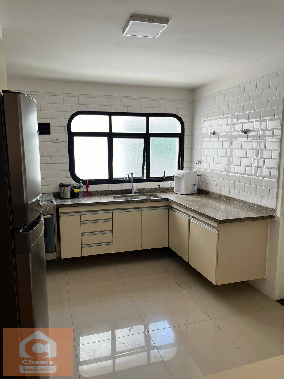 Apartamento para alugar com 3 quartos, 185m² - Foto 29