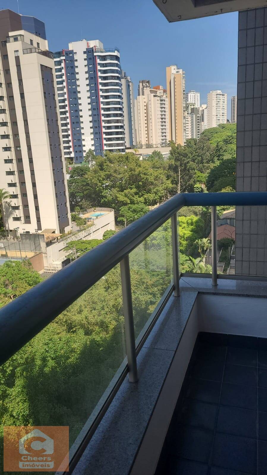 Apartamento à venda com 3 quartos, 105m² - Foto 1