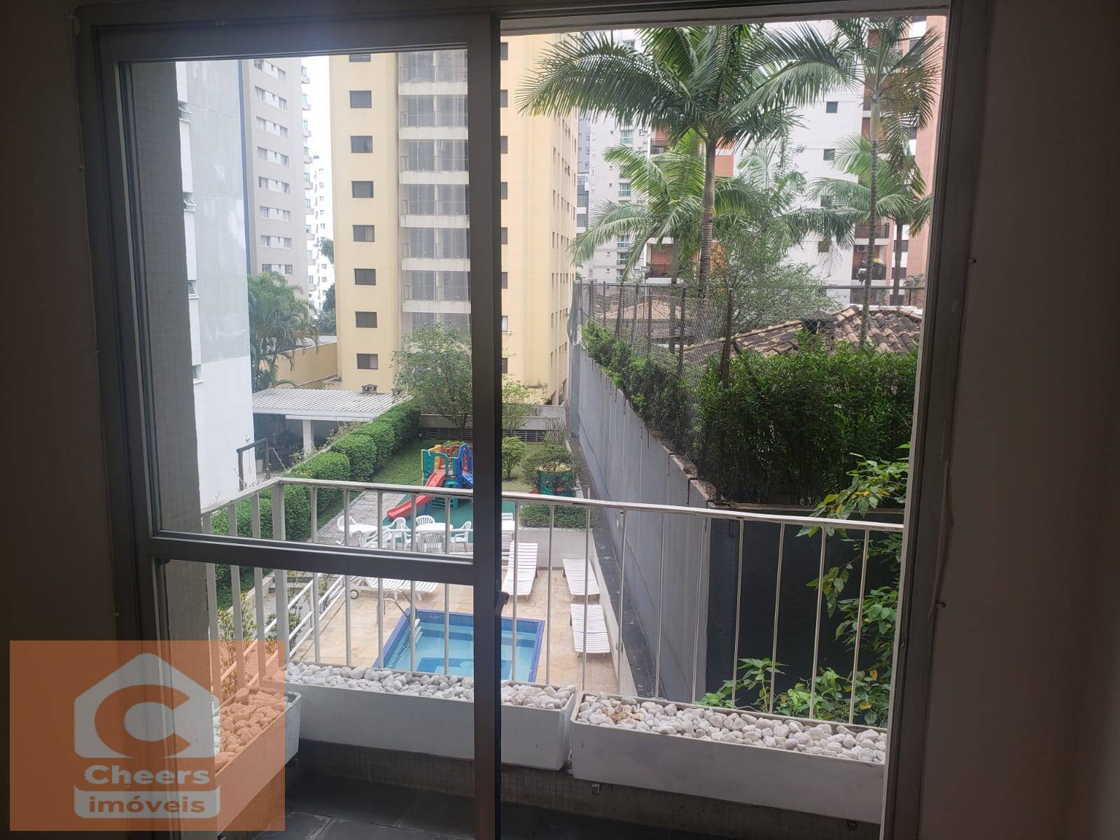 Apartamento para alugar com 2 quartos, 68m² - Foto 6