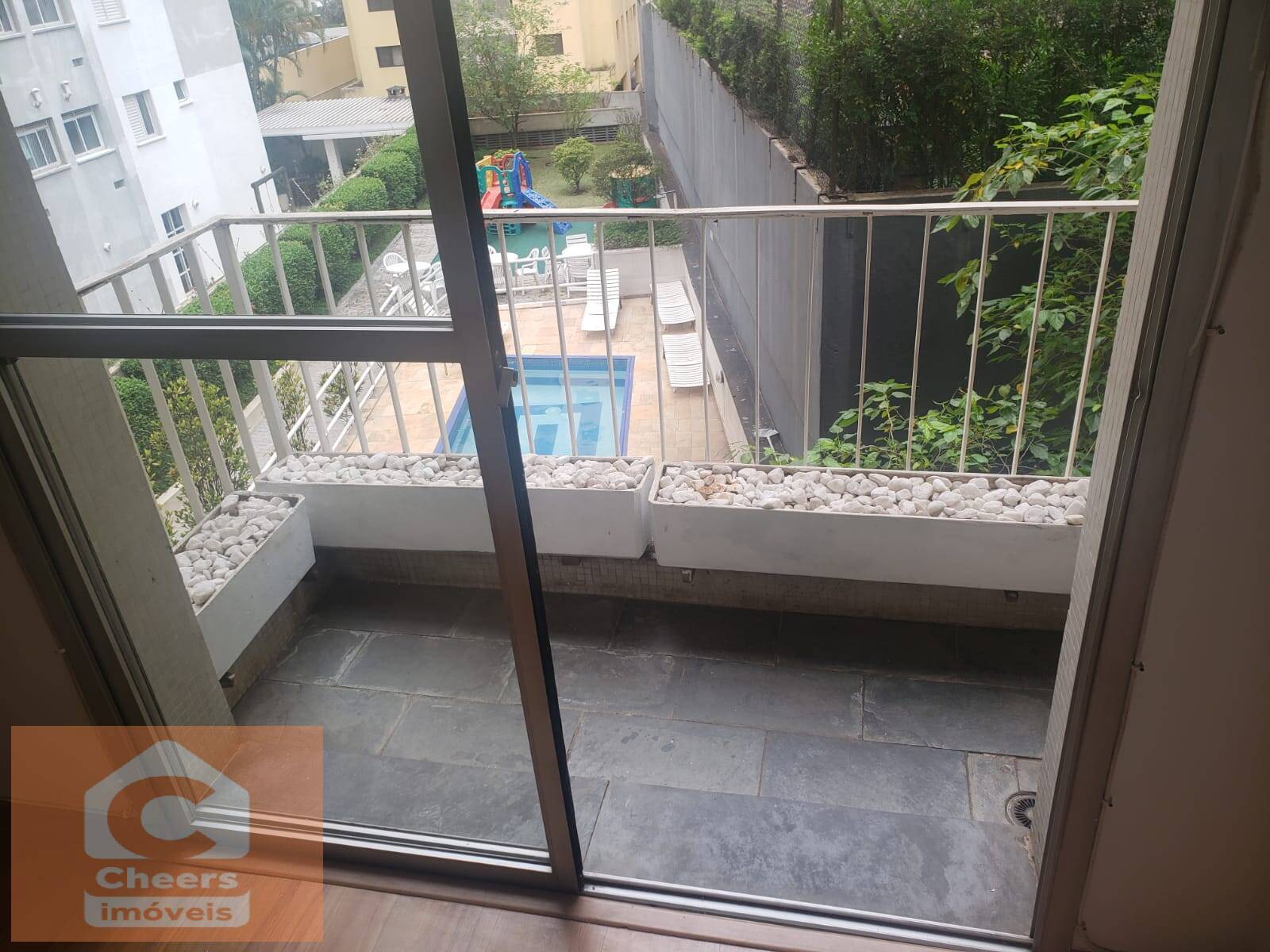 Apartamento para alugar com 2 quartos, 68m² - Foto 4