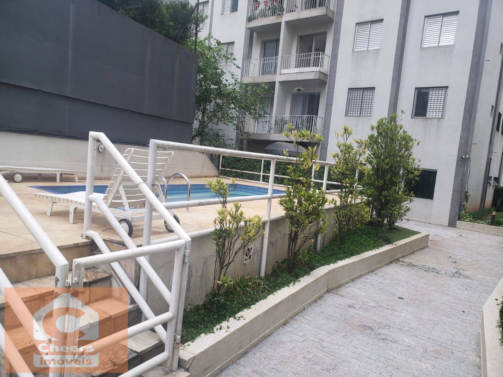 Apartamento para alugar com 2 quartos, 68m² - Foto 17