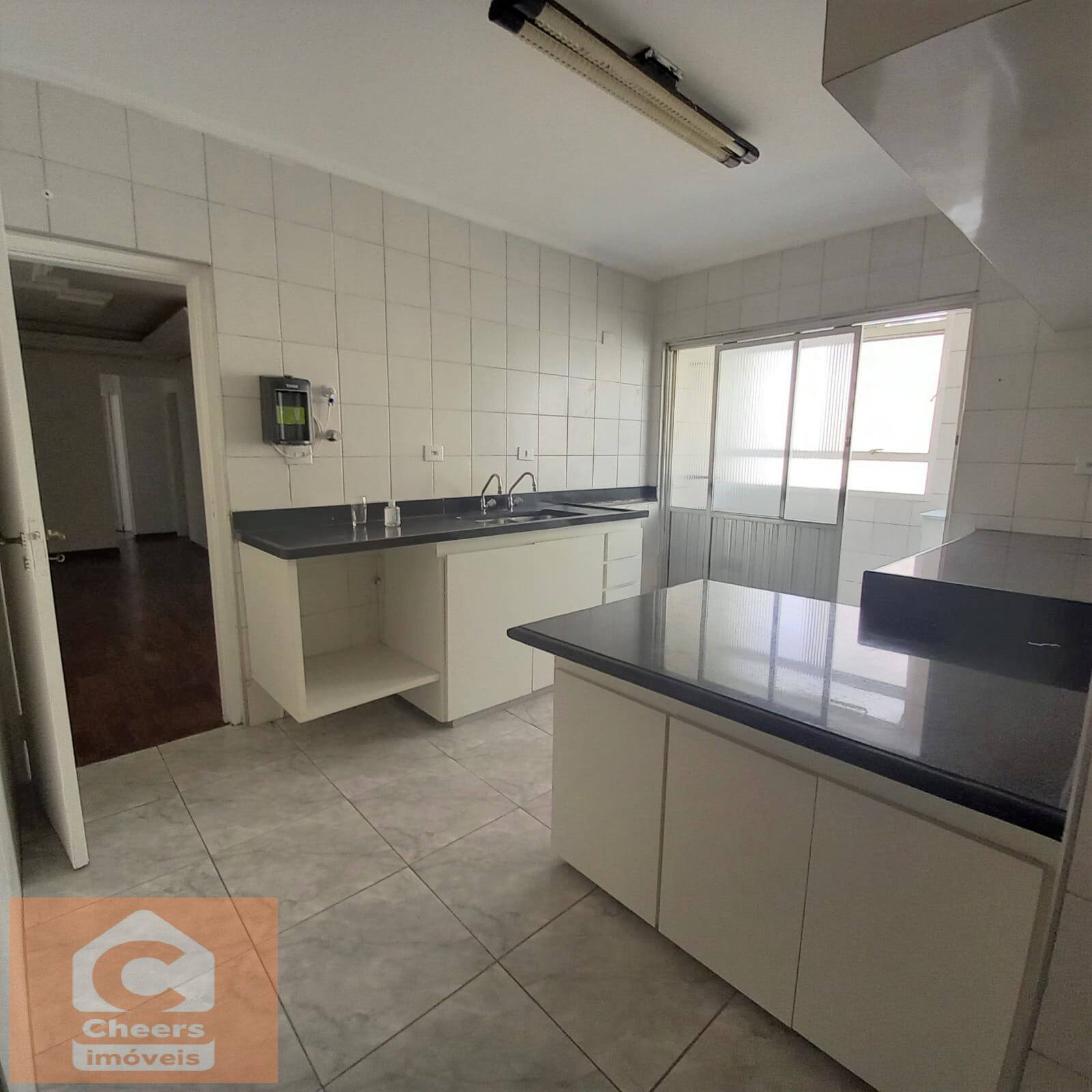 Apartamento para alugar com 3 quartos, 110m² - Foto 11