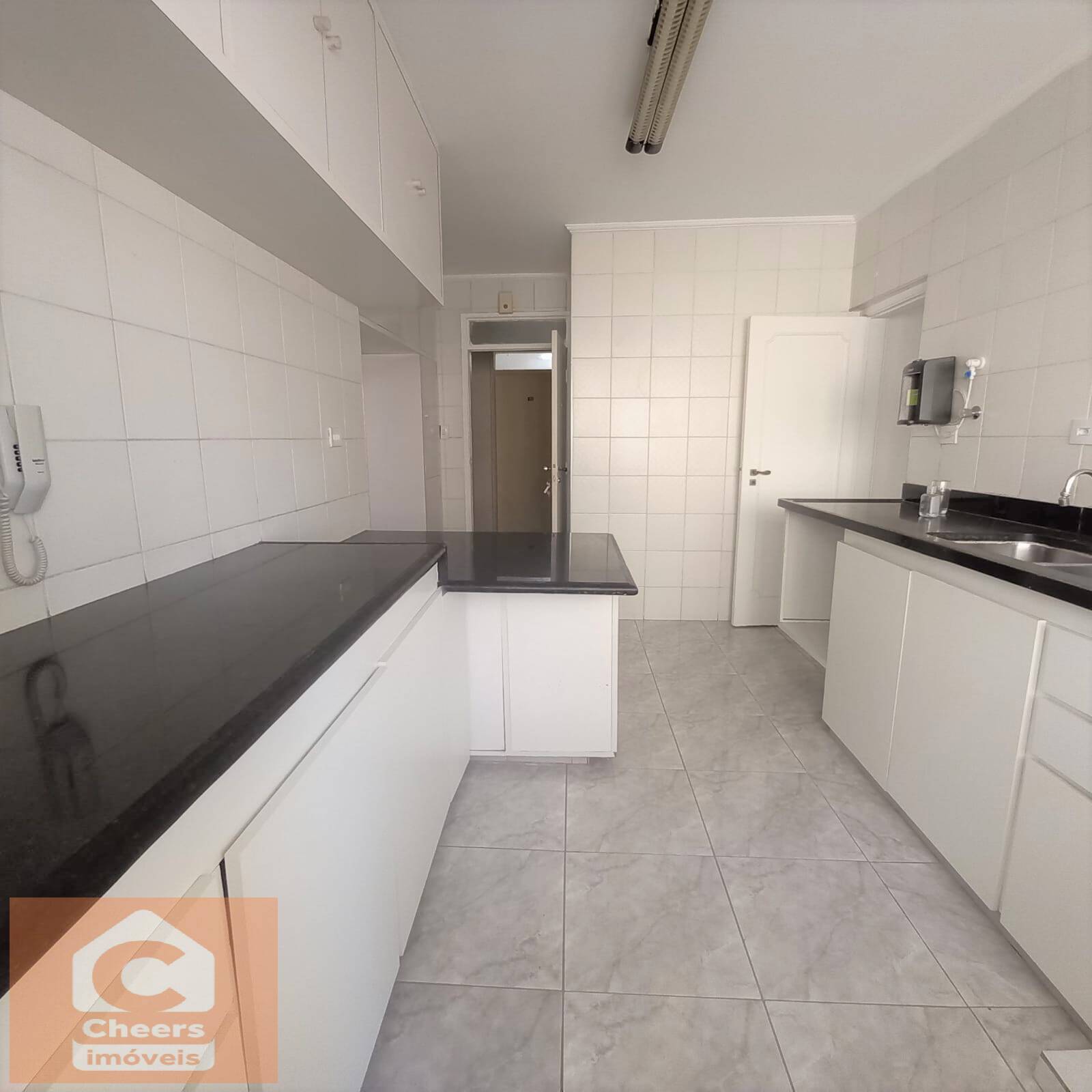 Apartamento para alugar com 3 quartos, 110m² - Foto 13