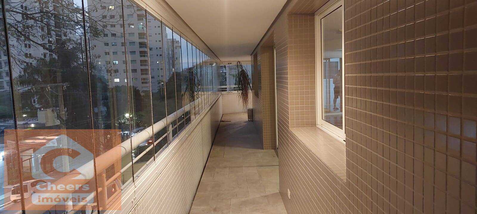 Apartamento à venda com 3 quartos, 265m² - Foto 2