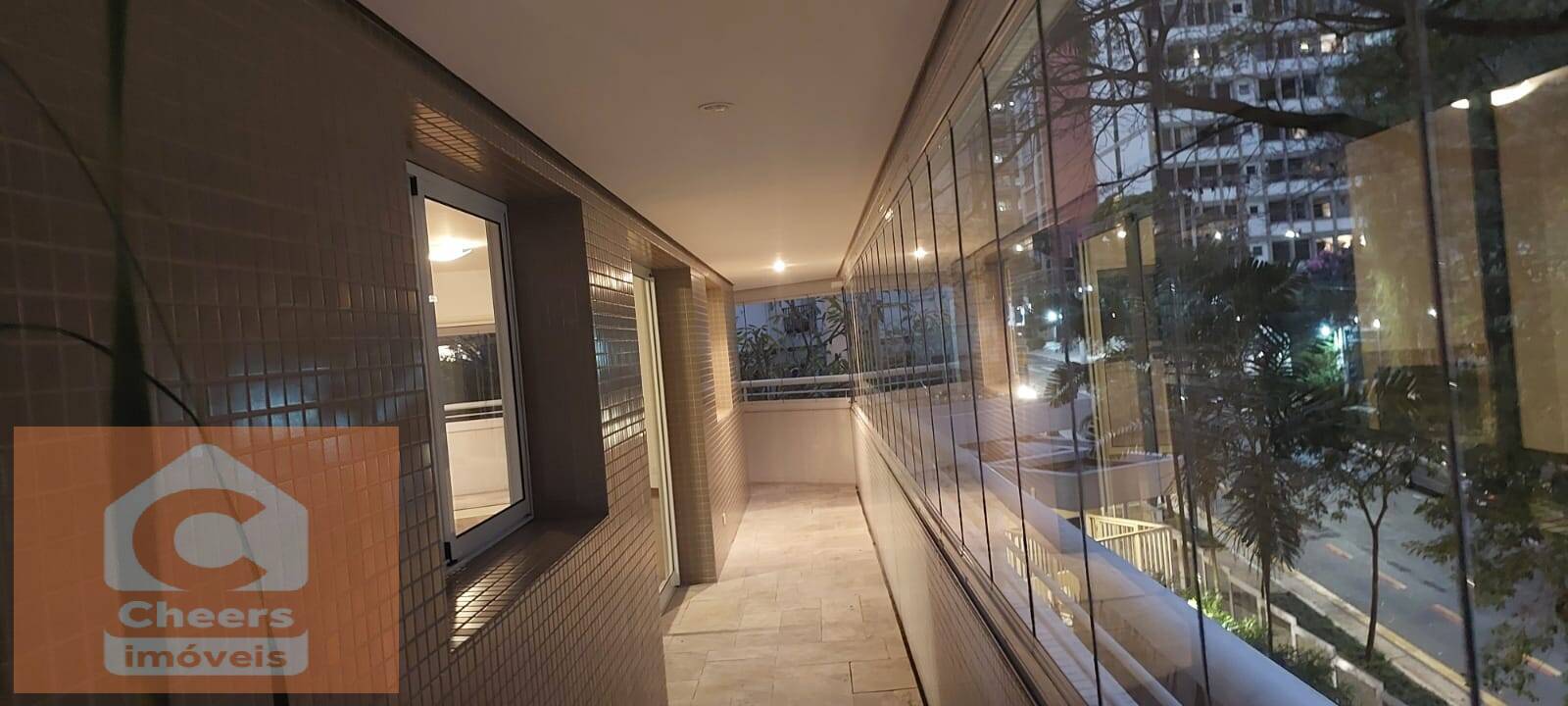 Apartamento à venda com 3 quartos, 265m² - Foto 3