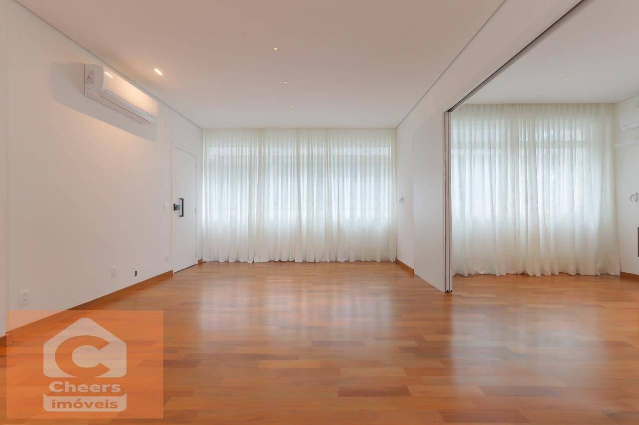 Apartamento para alugar com 3 quartos, 137m² - Foto 4