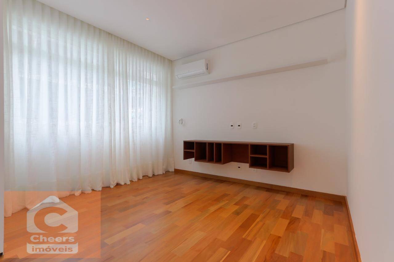 Apartamento para alugar com 3 quartos, 137m² - Foto 9