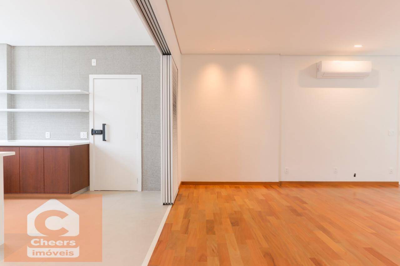 Apartamento para alugar com 3 quartos, 137m² - Foto 7