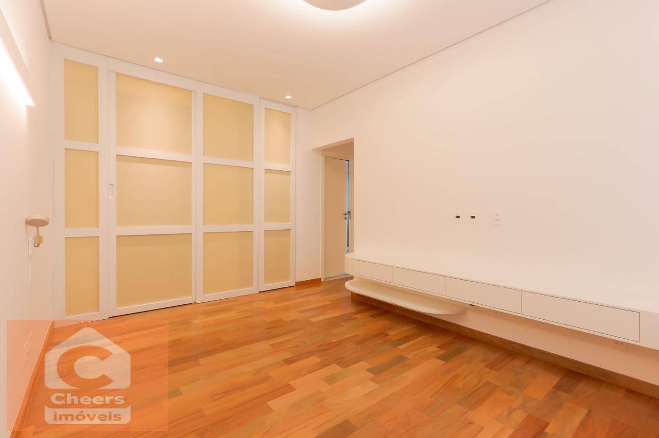 Apartamento para alugar com 3 quartos, 137m² - Foto 16