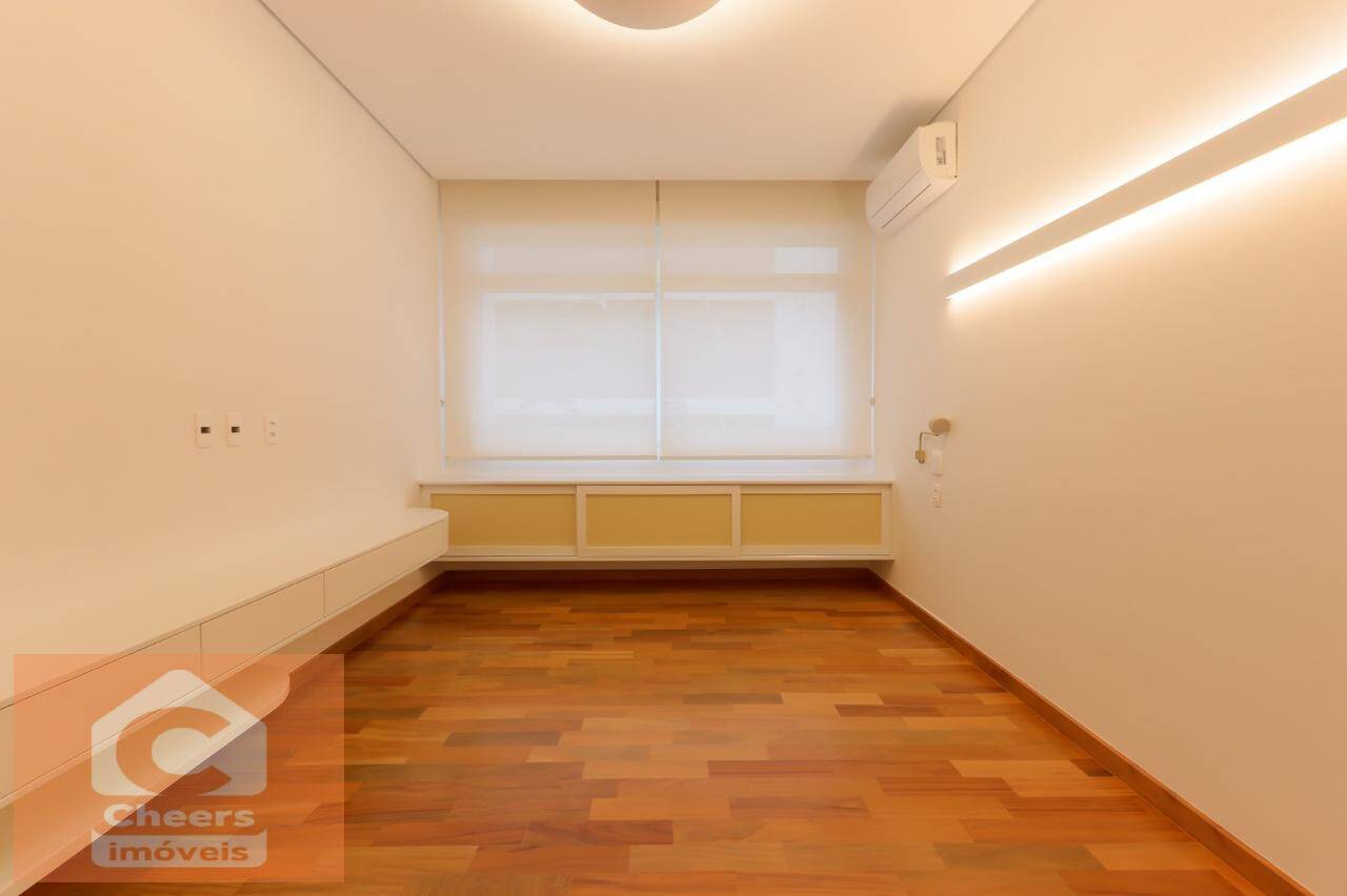 Apartamento para alugar com 3 quartos, 137m² - Foto 13