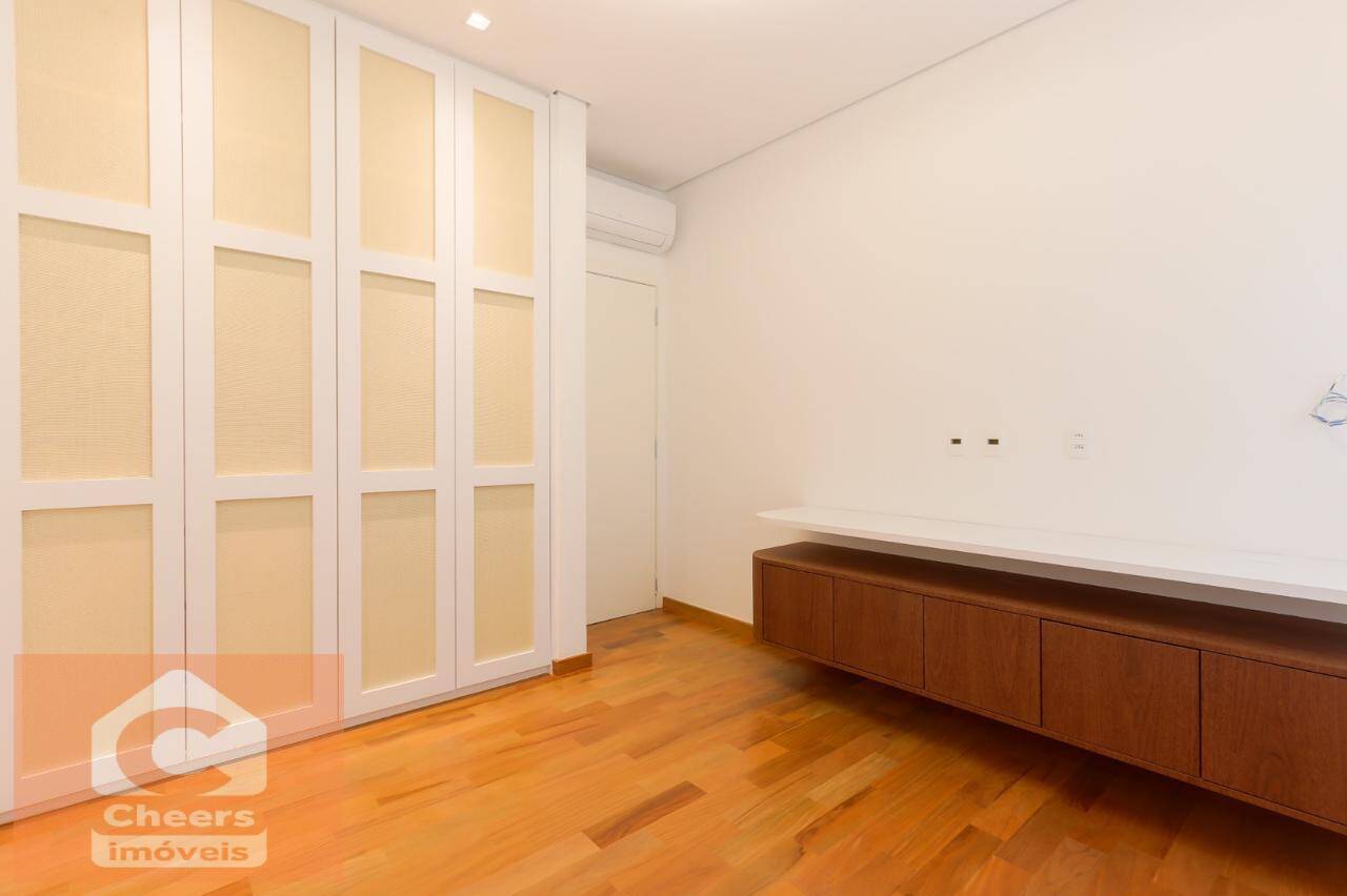 Apartamento para alugar com 3 quartos, 137m² - Foto 18