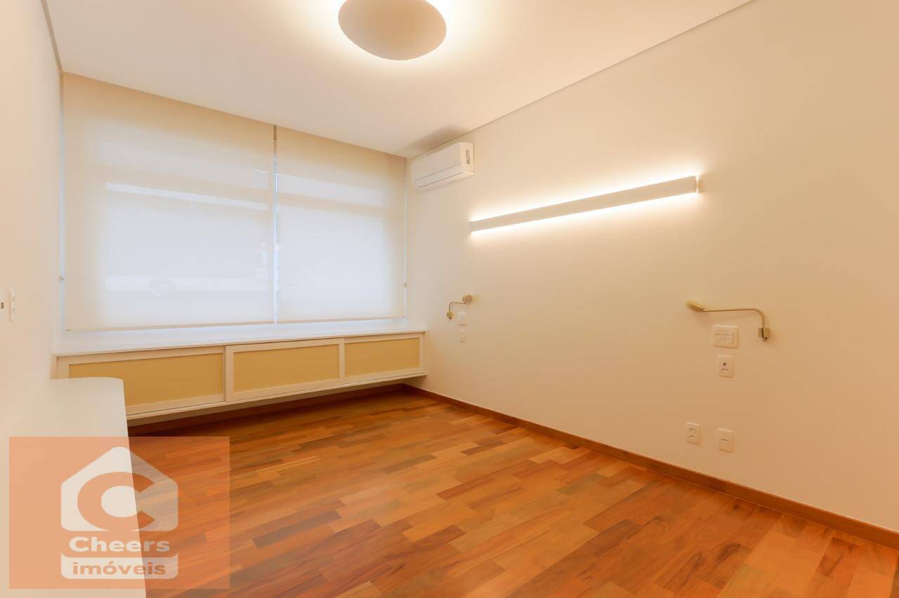 Apartamento para alugar com 3 quartos, 137m² - Foto 17