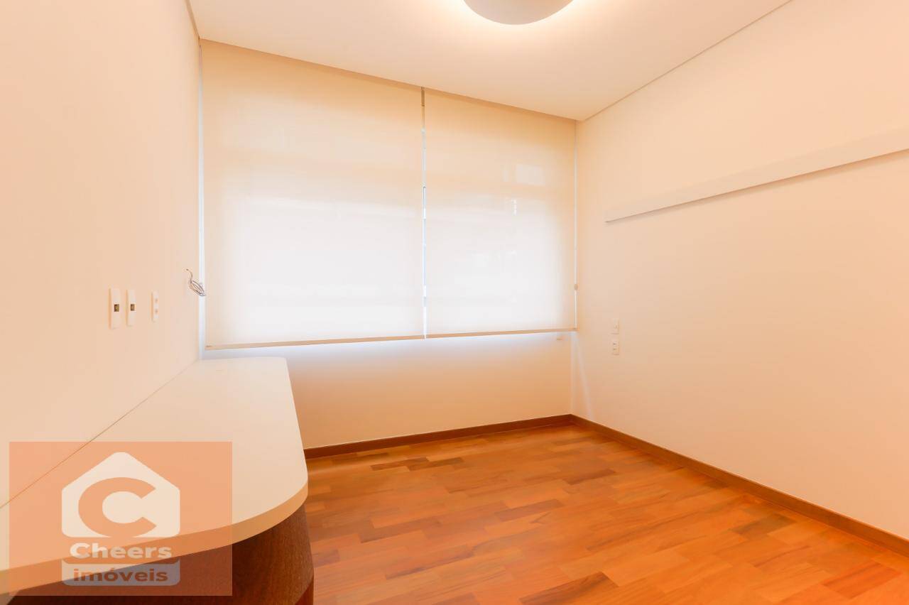 Apartamento para alugar com 3 quartos, 137m² - Foto 30