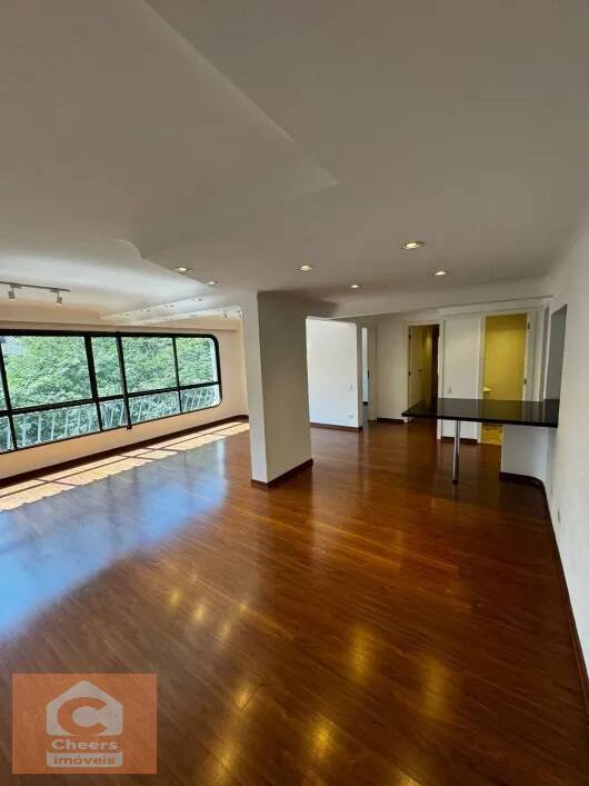 Apartamento para alugar com 3 quartos, 140m² - Foto 3