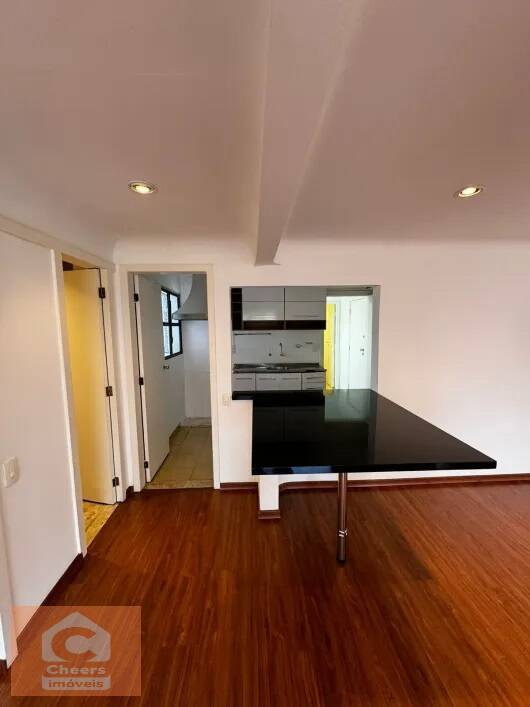 Apartamento para alugar com 3 quartos, 140m² - Foto 6