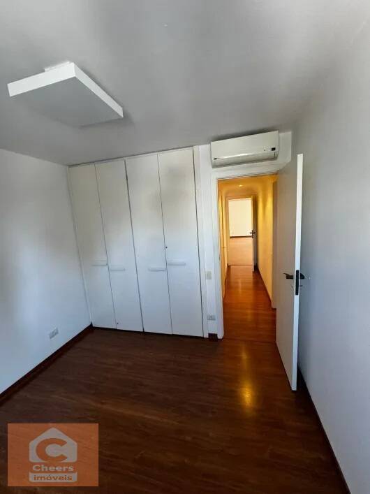 Apartamento para alugar com 3 quartos, 140m² - Foto 9