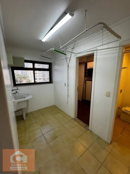 Apartamento para alugar com 3 quartos, 140m² - Foto 13