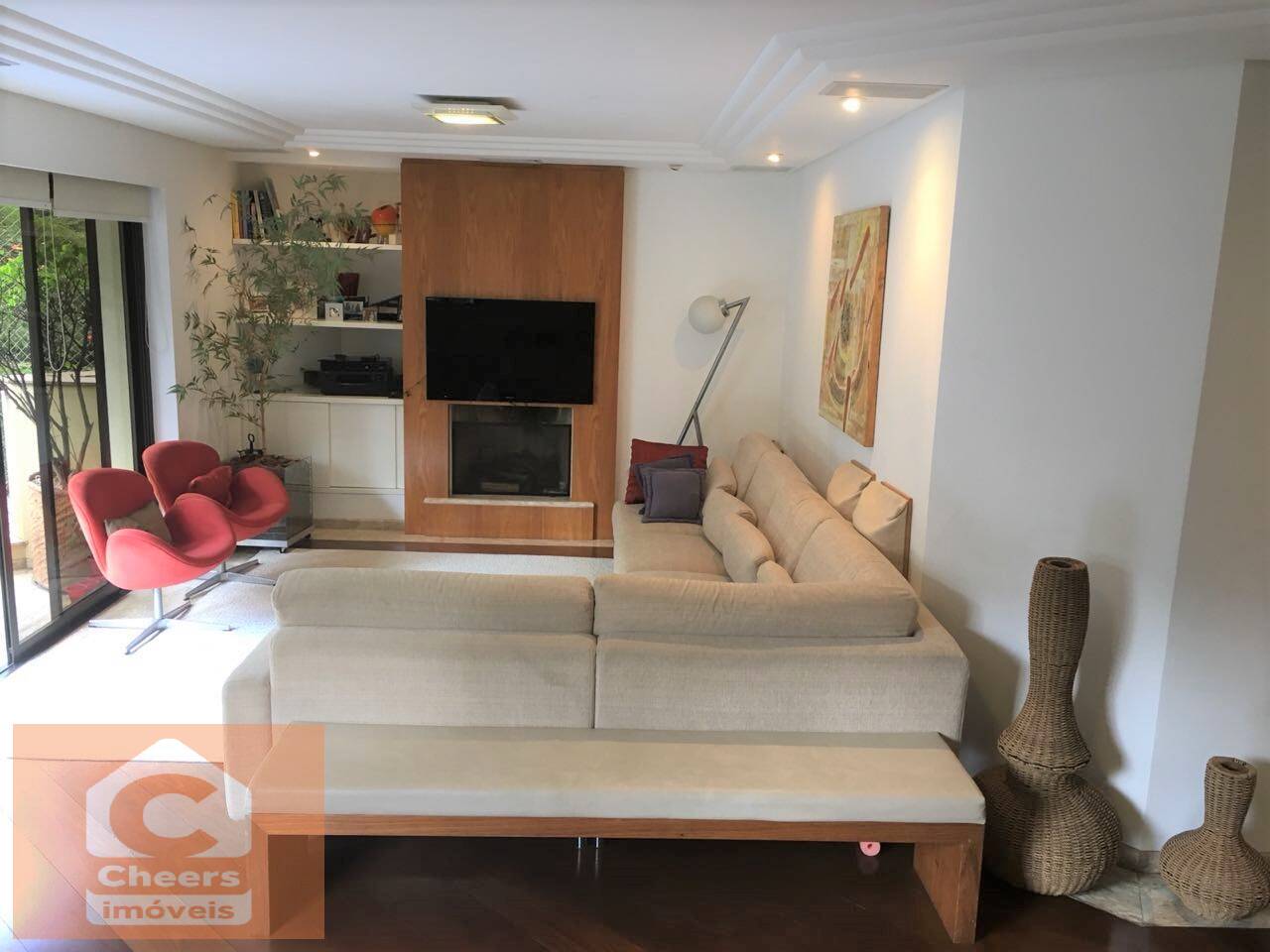 Apartamento para alugar com 3 quartos, 225m² - Foto 1