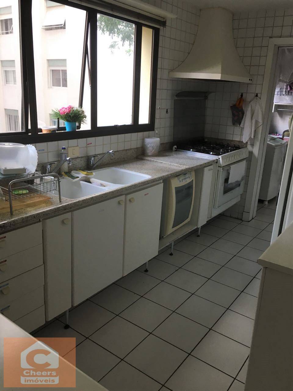 Apartamento para alugar com 3 quartos, 225m² - Foto 19