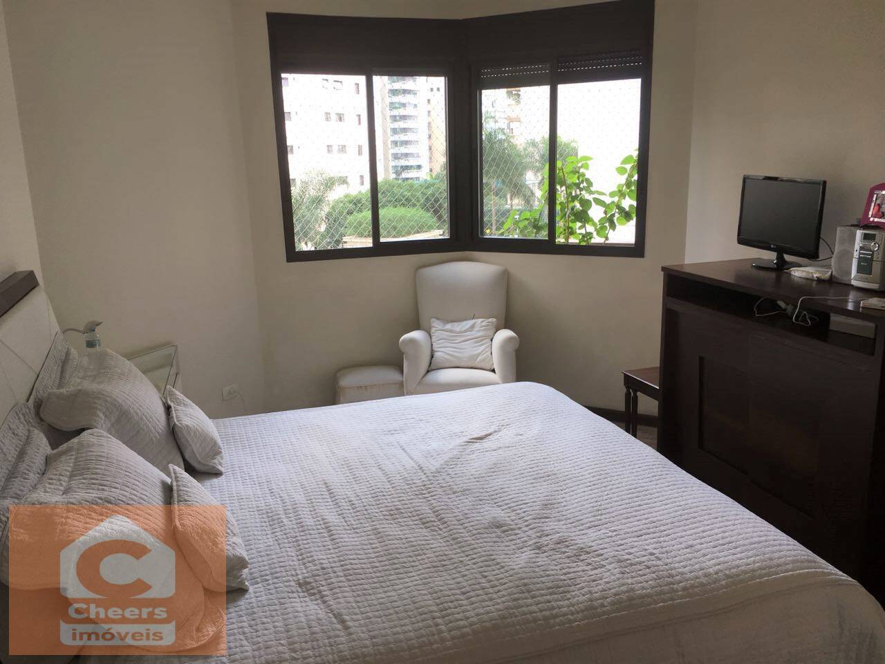 Apartamento para alugar com 3 quartos, 225m² - Foto 17